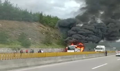 Seyir halindeki otobüs cayır cayır yandı 