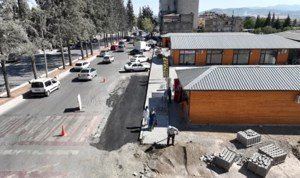 Azerbaycan Bulvarı’ndaki Çarşıların Çevre Düzeni Yapılıyor