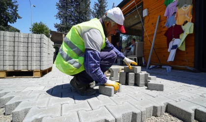 Büyükşehir, Geçici Çarşıda Üstyapı İmalatlarını Sürdürüyor