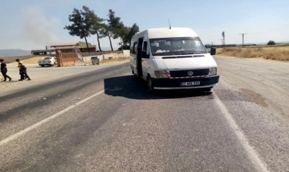 Minibüs ile motosiklet çarpıştı: 1 yaralı 