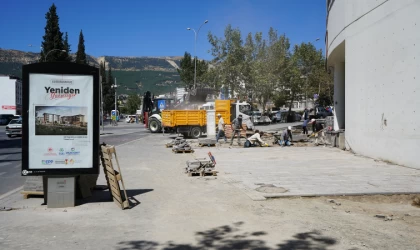 Büyükşehir, Azerbaycan Bulvarı’nda Yürüyüş Yollarını Yeniliyor