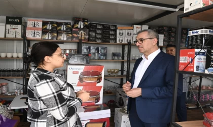 Başkan Güngör, Geçici İş Yerlerinde Esnafları Ziyaret Etti