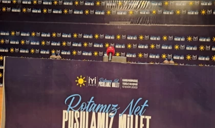 Genel Başkan Akşener’in yüzü gözükmüyor dediler, mikrofonları indirdiler