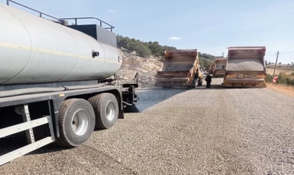 Büyükşehir, Çağlayancerit’te Kırsal Mahallelerin Ulaşımını İyileştiriyor