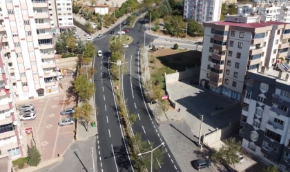 Kahramanmaraş Büyükşehir Belediyesi Cadde Yenileme Projesi ile Yolları Yeniliyor