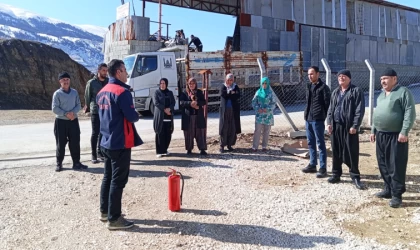 Büyükşehir İtfaiyesinden Çağlayancerit’te Yangına Müdahale Eğitimi