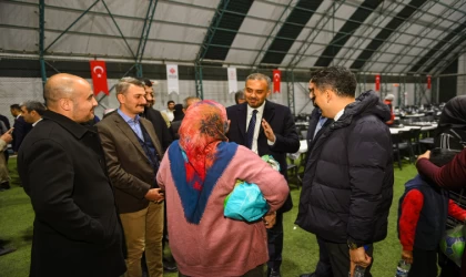Başkan Adayı Toptaş, Vatandaşların İftar Sofrasına Misafir Oldu
