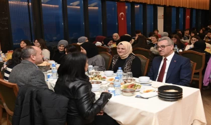 Başkan Güngör, TOBB Fen Lisesi Öğrencileriyle Oruç Açtı