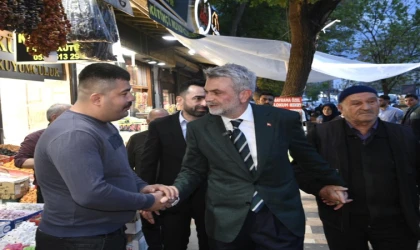 Başkan Görgel, Kapalı Çarşı’da Esnaf ve Vatandaşlarla Bir Araya Geldi