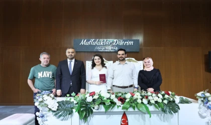 Başkan Hanifi Toptaş, ilk nikahı kıydı