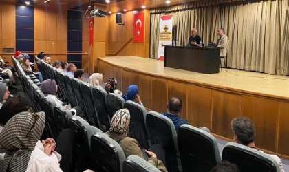 Yazar Şakar, Türk Edebiyatı’nda Öykücülüğü Anlattı