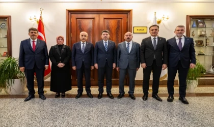 Kahramanmaraş Heyeti Başkentte Bakan Bak ve Tunç ile Bir Araya Geldi