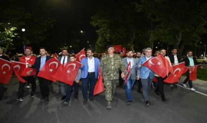 Kahramanmaraş’ta 19 Mayıs Coşkusu Fener Alayı ile Başladı