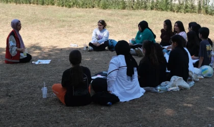 Onikişubat Belediyesi’nden 28 genç kıza anlamlı gezi programı