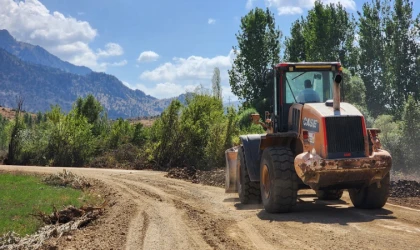 Büyükşehir, Göksun’da Ulaşım Konforu İçin Sahada