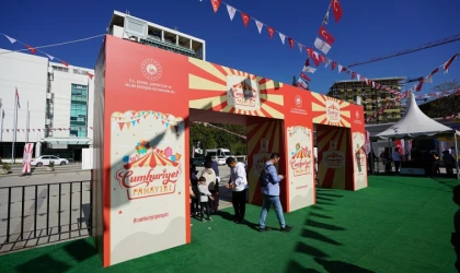 Cumhuriyet Panayırı 7'den 70'e Misafirlerini Ağırlamaya Devam Ediyor