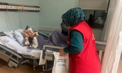 Onikişubat Belediyesi, hasta ve yakınlarına moral oldu