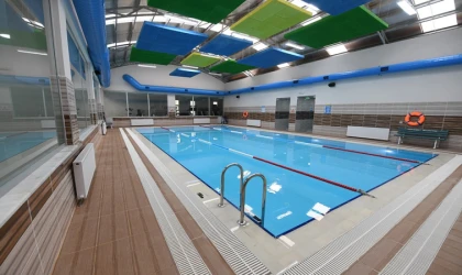 Onikişubat Belediyesi’nden kadınlara yönelik ücretsiz yüzme kursu