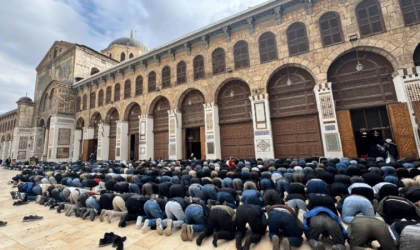 Şam’da Tarihi Emevi Camii’nde 3. Cuma Namazı Kılındı