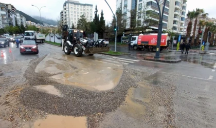 Büyükşehir’den Sağanak Yağış Sonrası Hızlı Müdahale