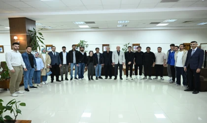 Rektör Yasım, İftar Programında Öğrencilerle Buluştu