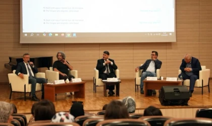 Akademisyenler, Edebiyatın Düşündürücü Gücünü Ele Aldı