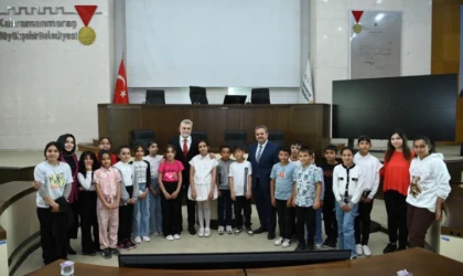 Başkan Görgel, Koltuğu Minik Başkan Mina Nur’a Devretti