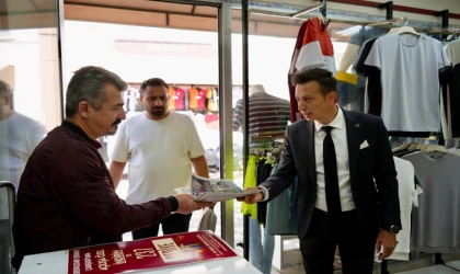 MHP İlçe Başkanları Satıcı ve Paçacı’dan Dere Pazarı Esnafına Siftah Parası ve Türkgün Gazetesi Hediyesi