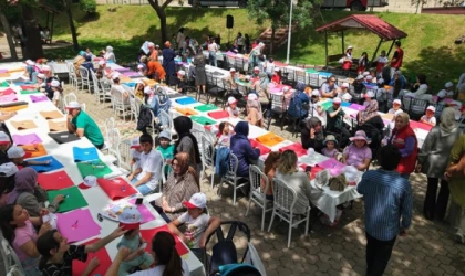 Anneler ve Çocukları Büyükşehir’in Çiçek Yapım Atölyesinde