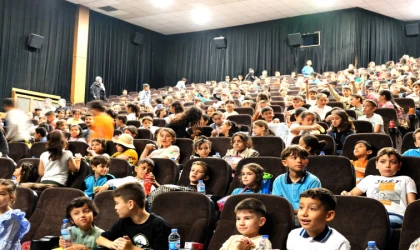 Onikişubat Belediyesi’nden kırsaldaki 1500 öğrenciye sinema hediyesi