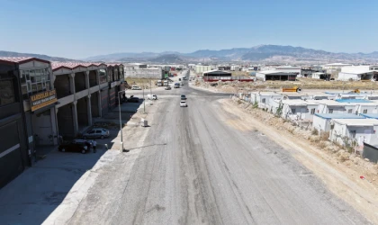 Büyükşehir, Yeni Sanayi Sitesi’ni Etaplar Halinde Asfaltlıyor