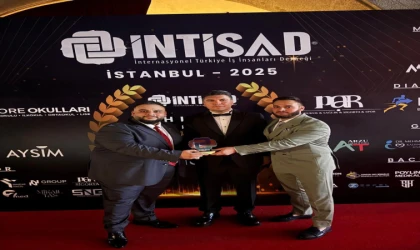 İş İnsanı Alioğlu’na İNTİSAD’dan Başarı Ödülü.