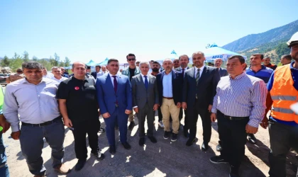 Başkan Toptaş; Yeniden inşa sürecini binalardan ibaret görmedik