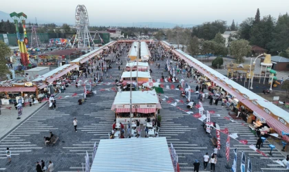 Eğlence, Lezzet ve Nostalji; Ağustos Fuarı 5. Gününde de Doludizgin