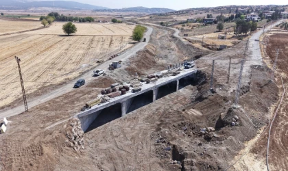 Eski Köprü Tarihe Karışıyor, Yeniyurt’a Yeni Ulaşım Kapısı Açılıyor