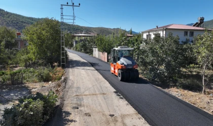 Büyükşehir, Türkoğlu Avşarlı’nın Ulaşım Sorununu Çözüme Kavuşturuyor