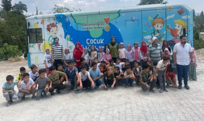 Mobil Çocuk Kütüphanesi ile Çocuklar Yaz Tatilini Renklendirdi