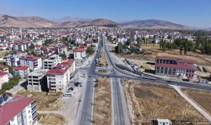 Büyükşehir, Göksun Kavşağı’nda Trafik Akışını Rahatlattı