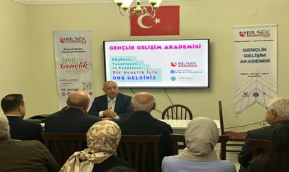 Gençlik Gelişim Akademisi, Rektör Bakan’ın “Türkiye Yüzyılı ve Gençlik” Söyleşisi ile Başladı
