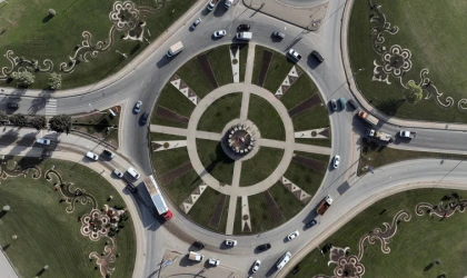 Büyükşehir Kavşakları 500 Bin Çiçekle Renklendiriyor