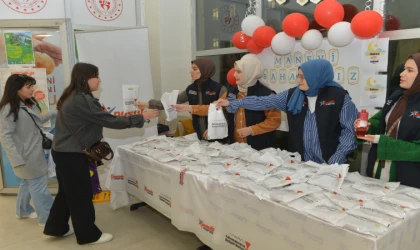 Büyükşehir’den Regaip Kandili’nde Üniversiteli Gençlere Anlamlı İkram