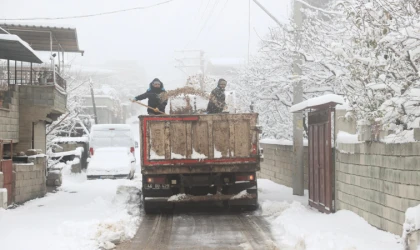 Dulkadiroğlu’nda Yoğun Kar Mesaisi: Ekipler 105 Mahallede Sahada