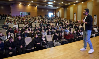 Göksun’da Gençler Gri Koç’la Sınav Yolculuğunda Güç Topladı