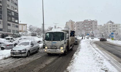 KASKİ’den 53 Araçla Karla Mücadeleye Destek