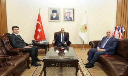 KSÜ Rektörü Prof. Dr. Mahmut Ak, Kahramanmaraş Valisi Mükerrem Ünlüer’i Ziyaret Etti