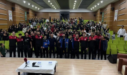 Onikişubat Belediyespor’un voleybolcuları, Kahramanmaraşlı gençlere ilham oluyor