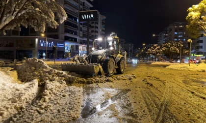 Büyükşehir, Karla Mücadelede Mesai Mefhumu Gözetmeksizin Sahada