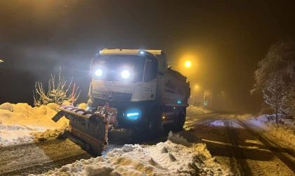 Büyükşehir, Şehrin Dört Bir Yanında Kar Mesaisini Sürdürüyor
