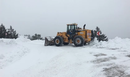 Büyükşehir’den Kırsalda da Karla Etkin Mücadele