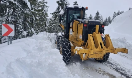 Kırsalda Kar Seferberliği; Büyükşehir Ekipleri 7/24 Sahada